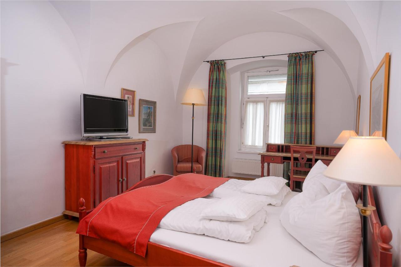 Gasthof Zum Greif Леобен Екстер'єр фото